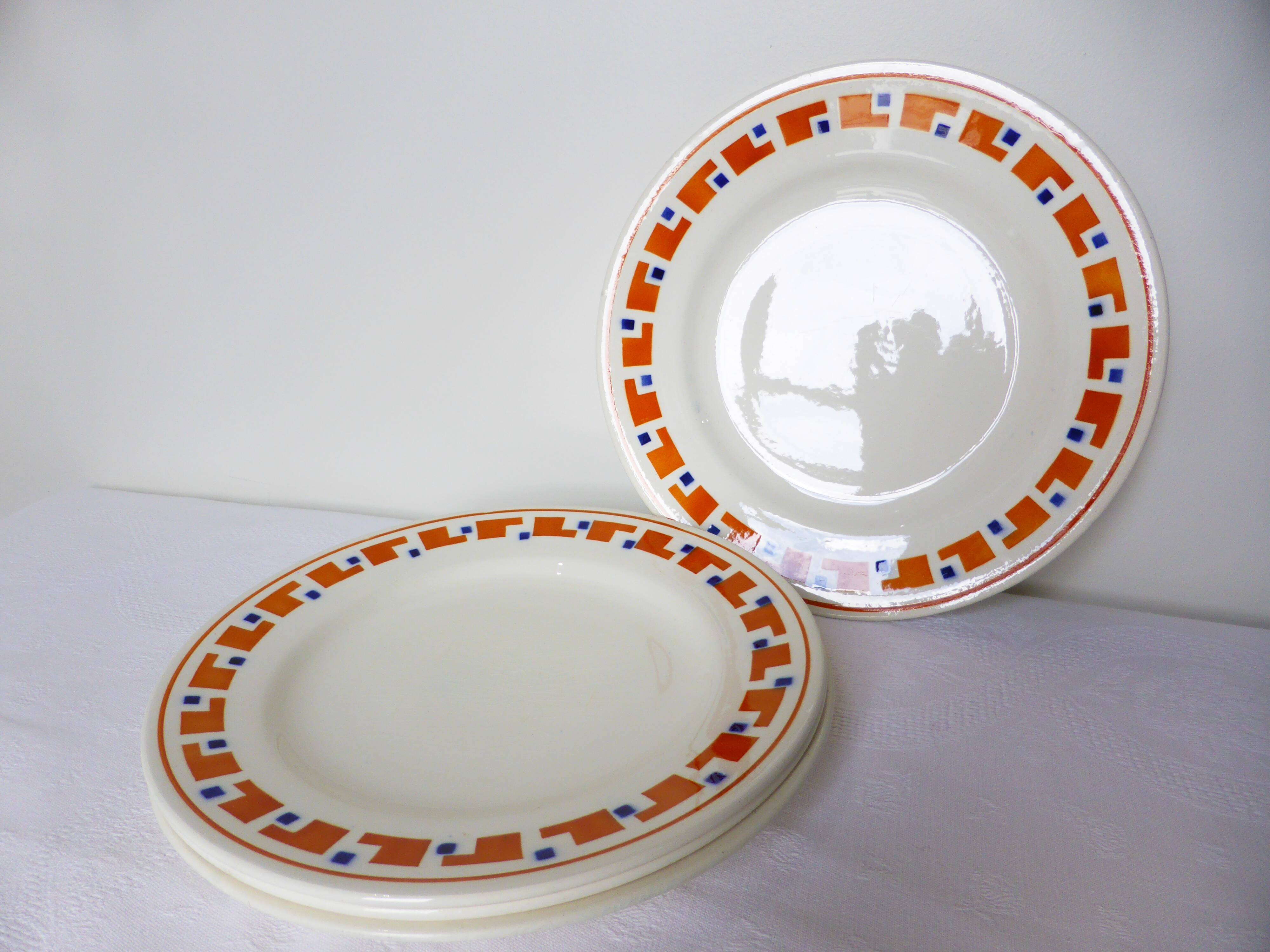 4 assiettes plates en terre de fer des Salins modèle Lucette 210802
