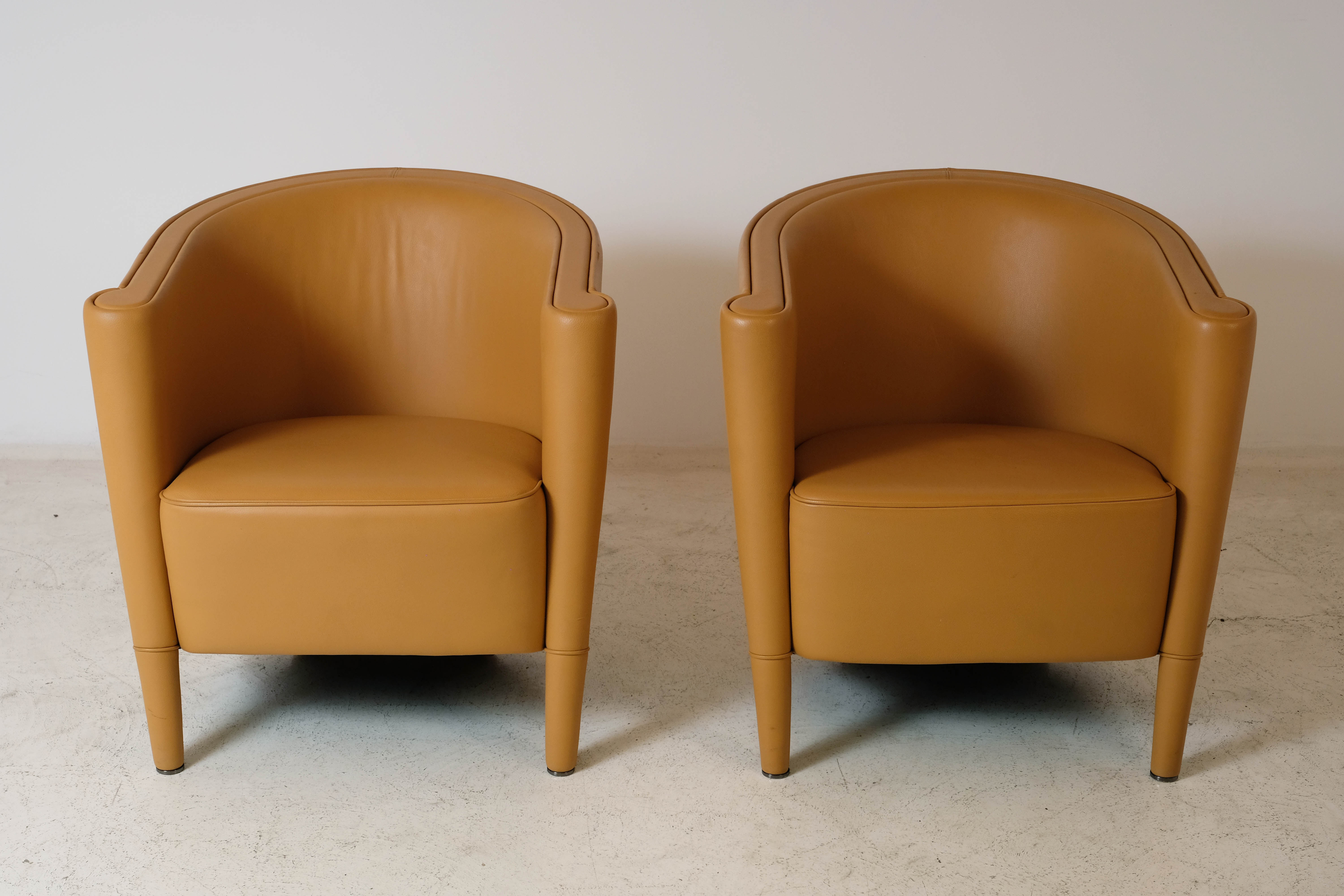 Pair of "Rich" leather armchairs by Antonio Citterio, Moroso edition, 1989