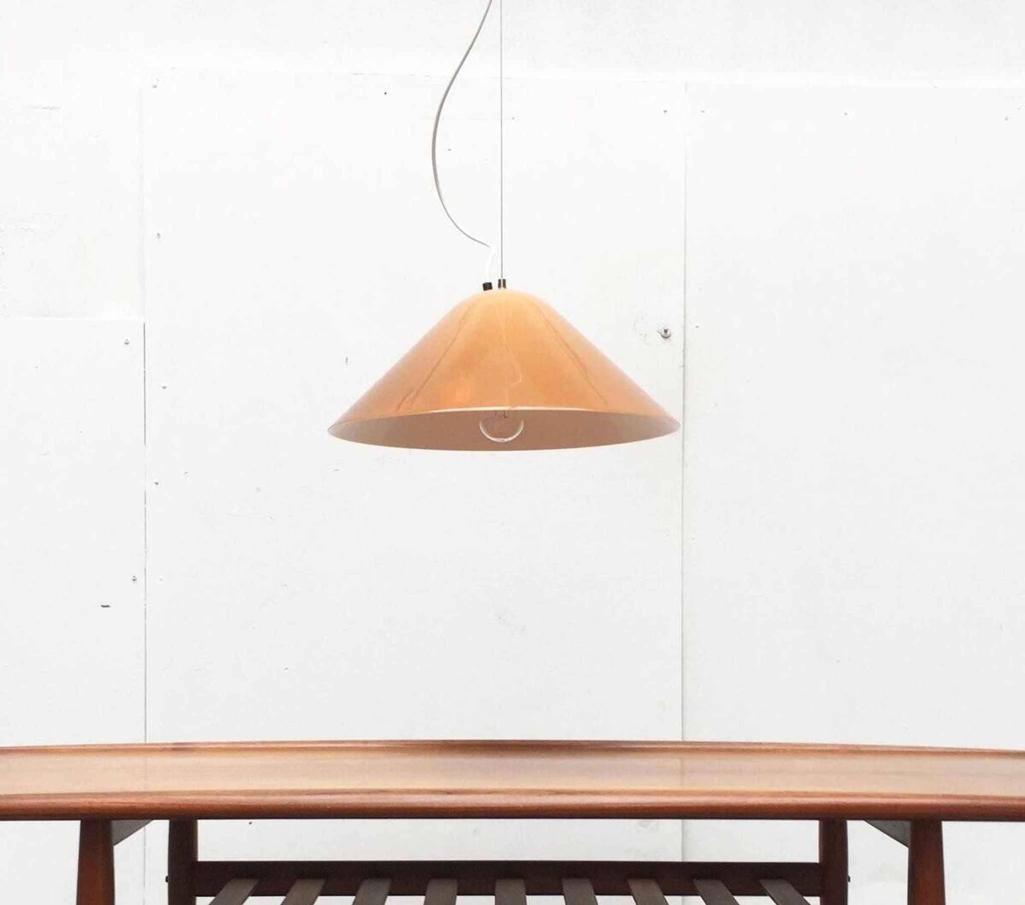 Suspension vintage italienne Elpis de Guzzini