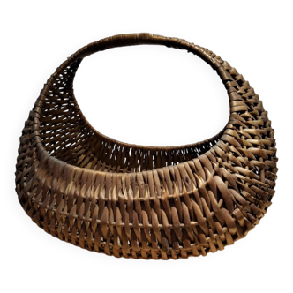 Wicker gondola basket