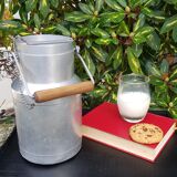 Small milk can