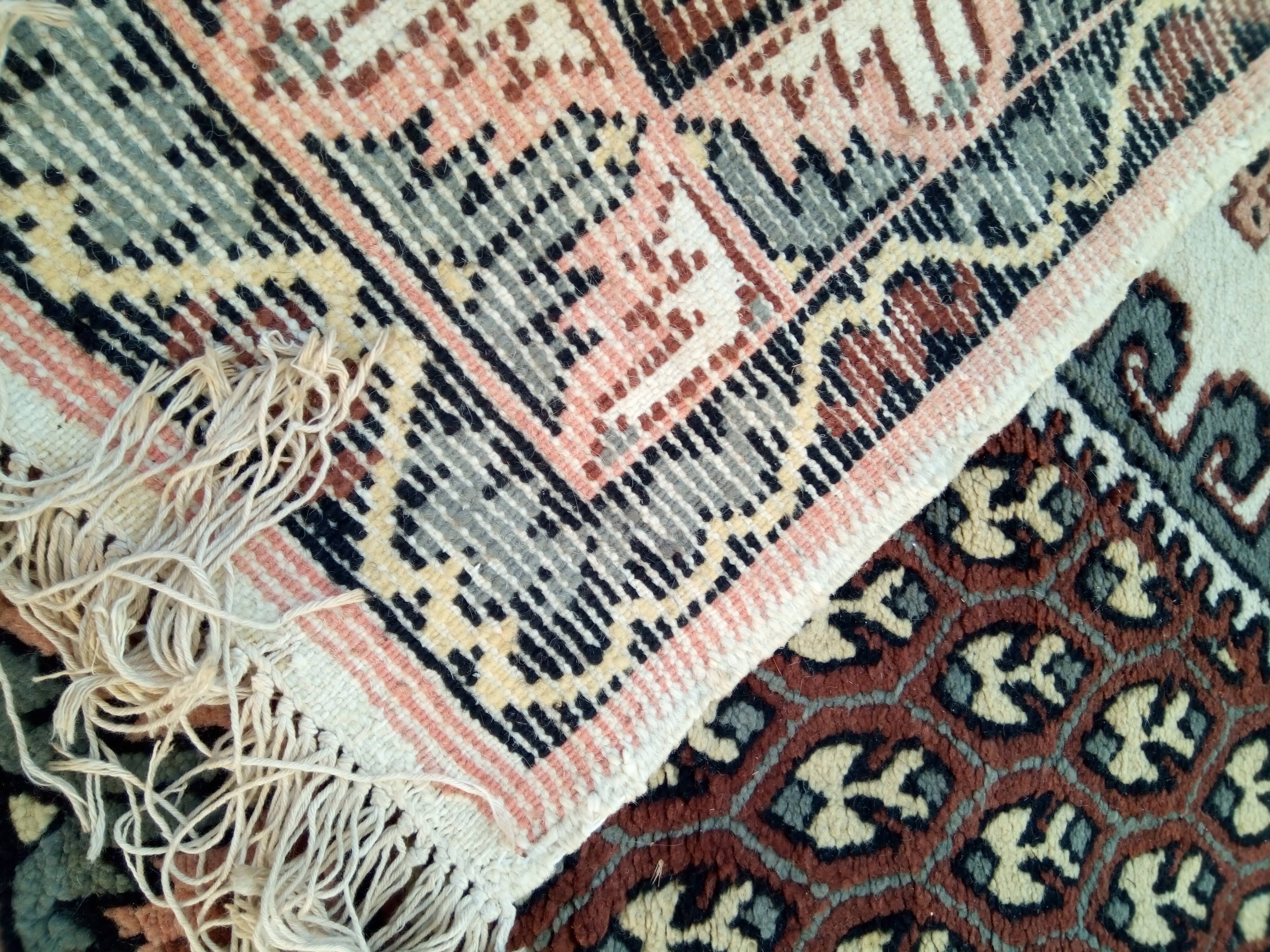 Old oriental carpet from the 80s - 193 x 101