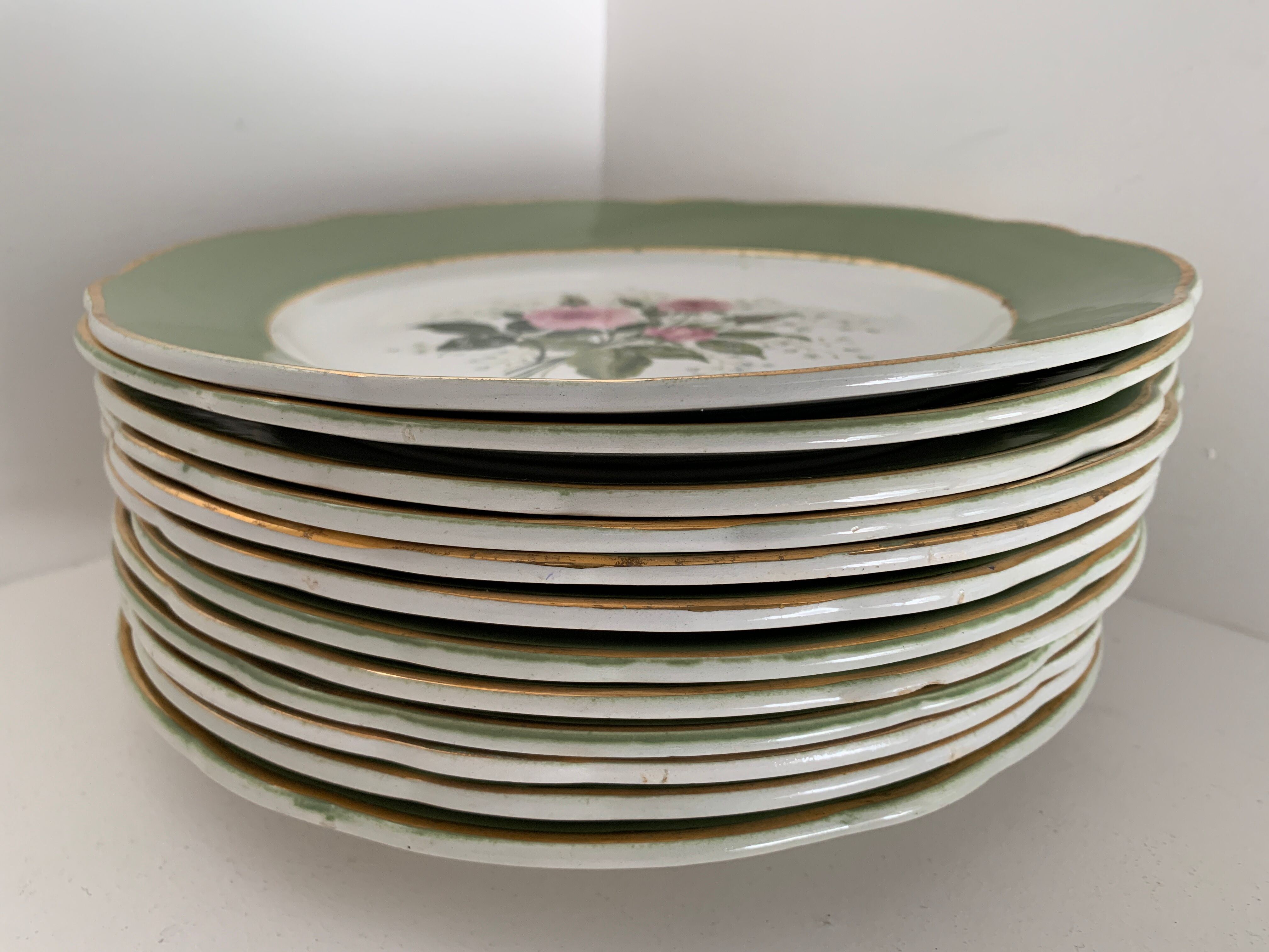 12 flat plates in flat earthenware KG Luneville bagatelle model, late 19th century