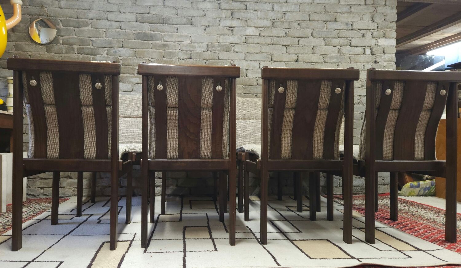 Lot de 8 chaises de salle à manger année 1980