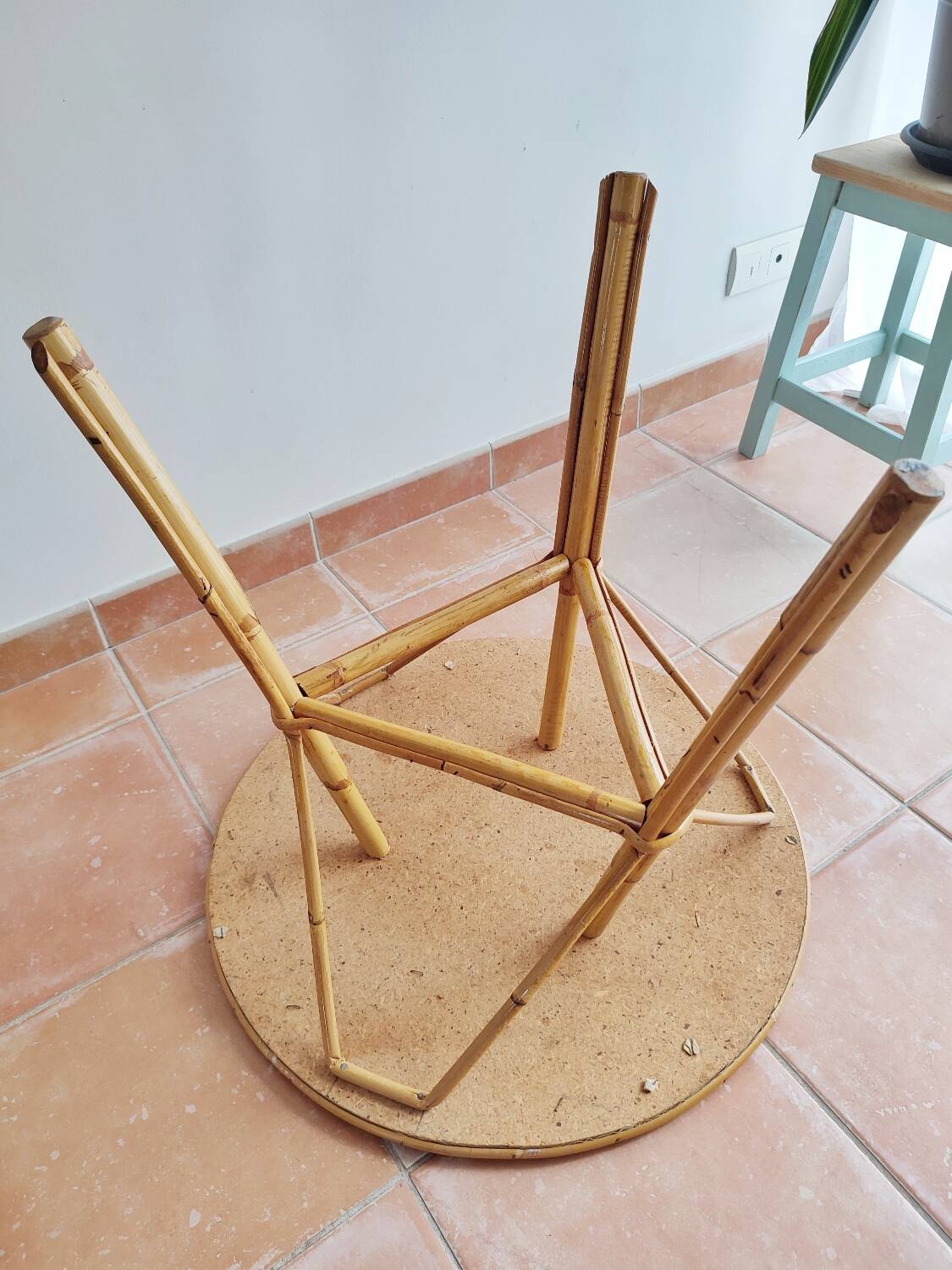 Vintage Rattan Round Table 60'