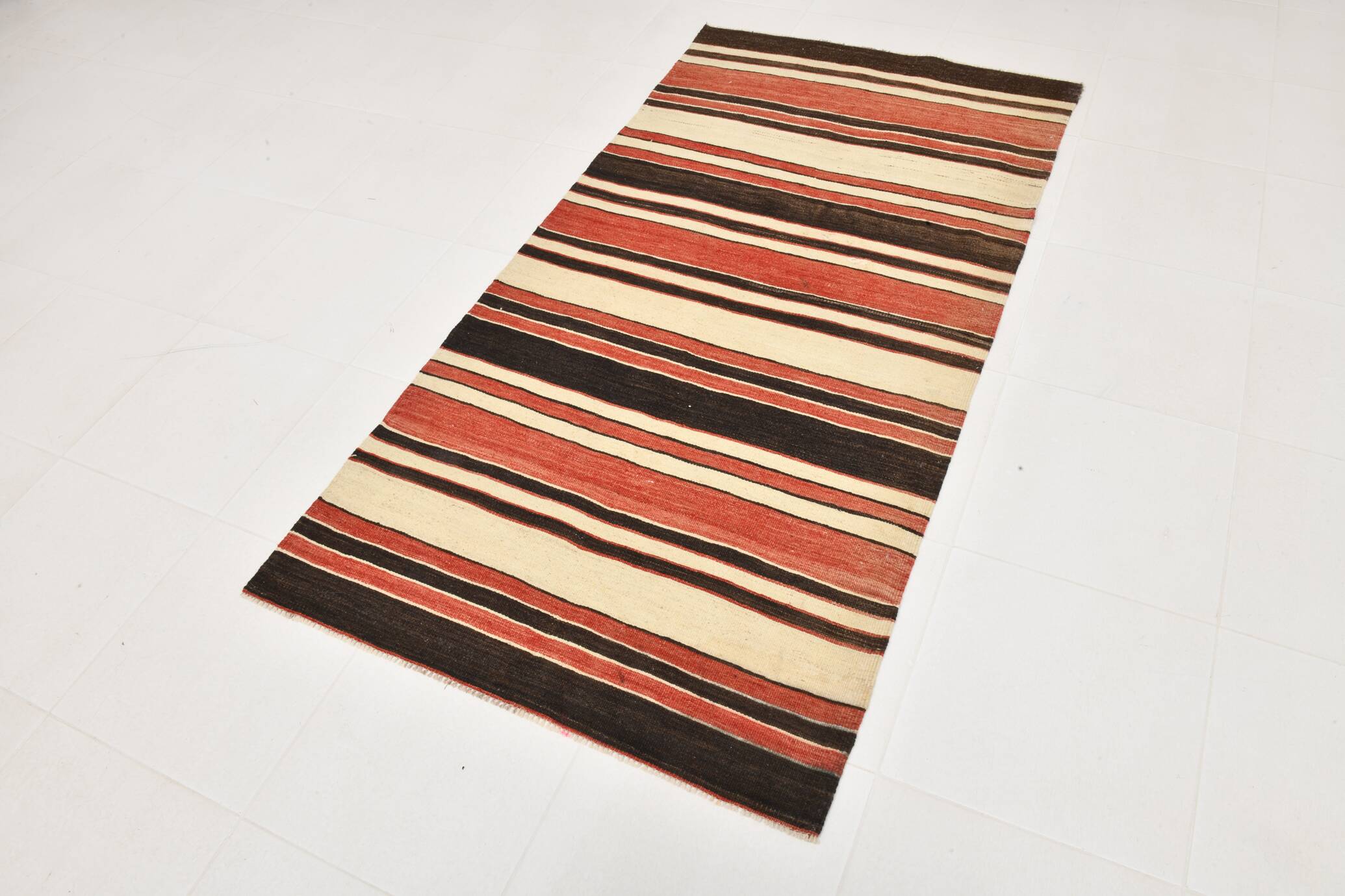 Tapis Kilim vintage fait main, petit format, 101 x 195 cm