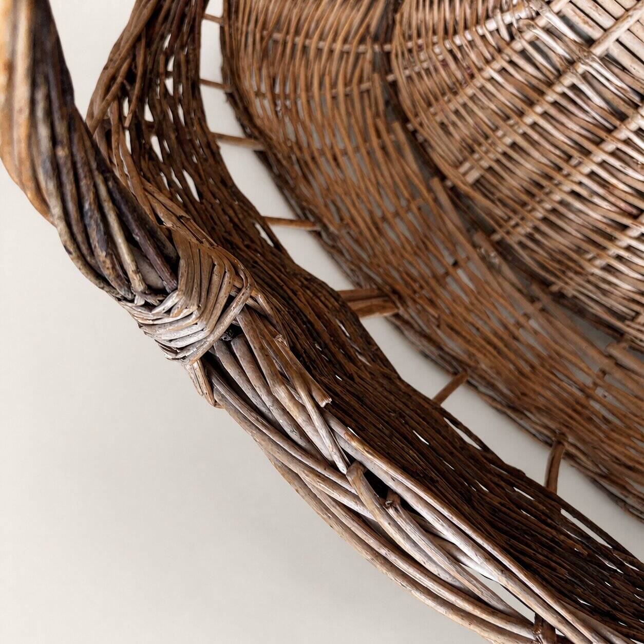 Willow log basket