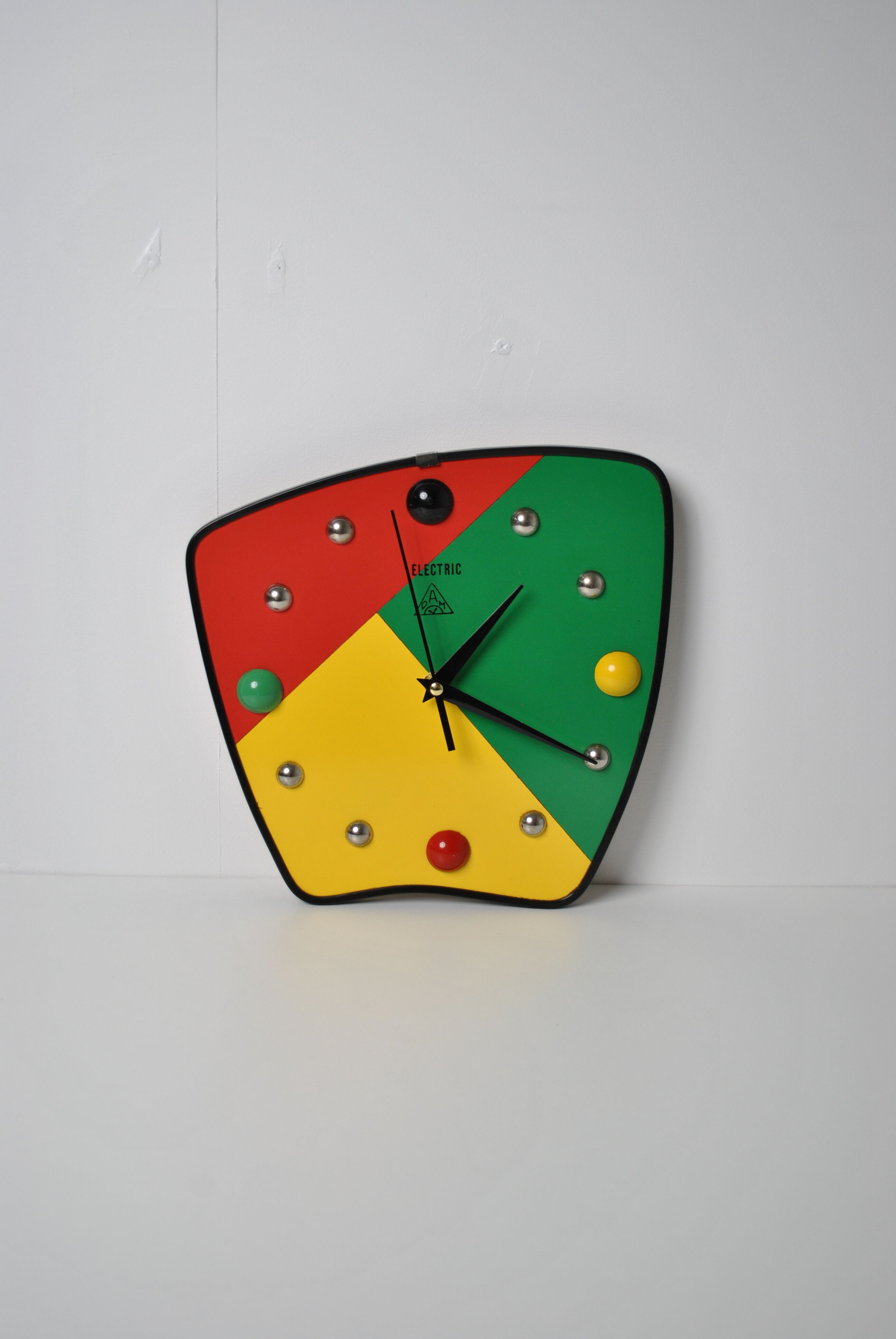 Dam electric clock 1970