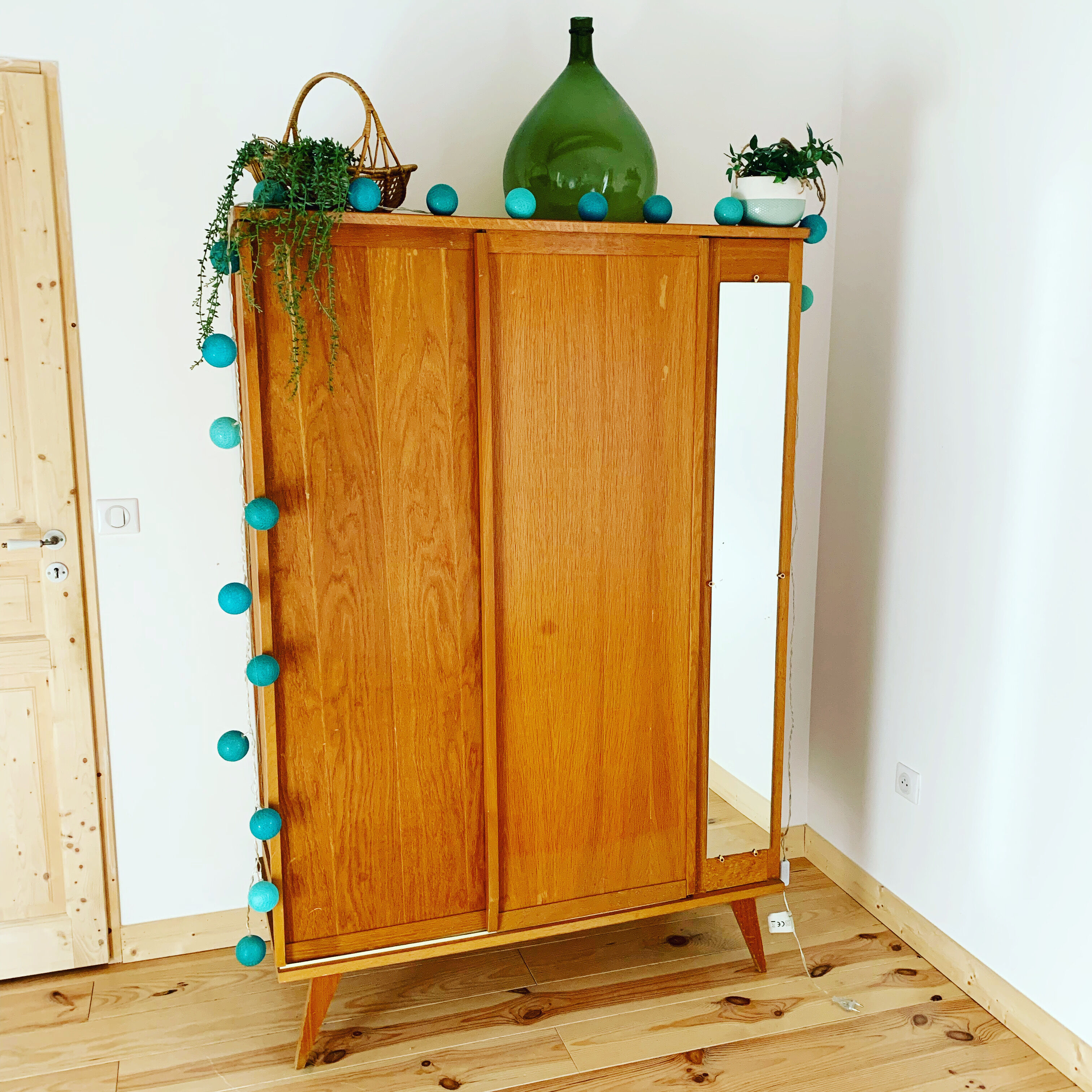 Cabinet from the 50s