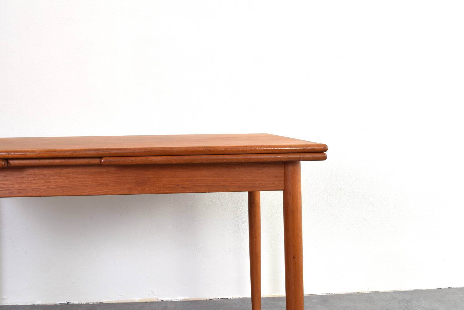 Table à manger extensible en teck danois des années 1960.