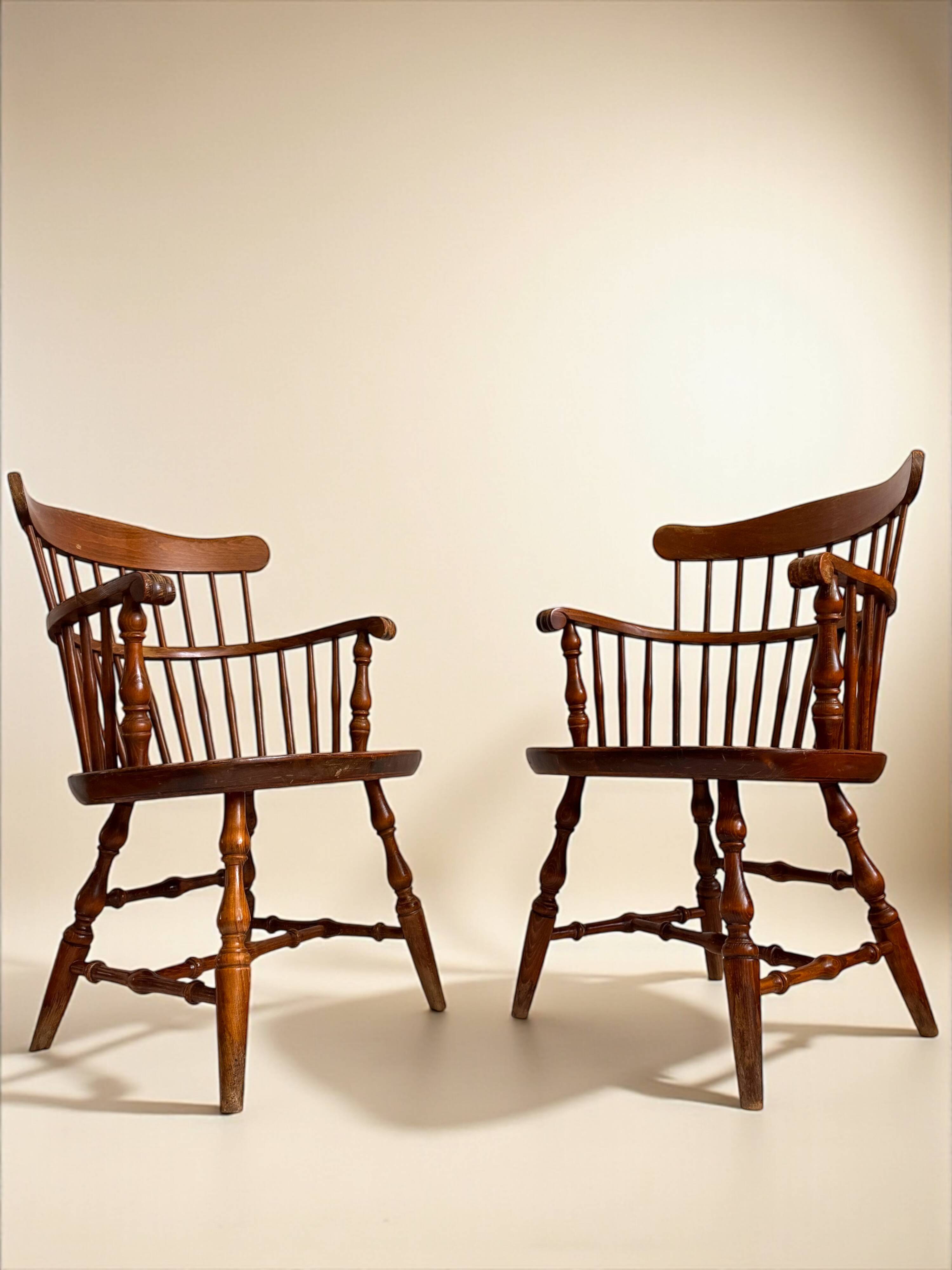 Paire de fauteuils anglais Windsor à barrettes (années 60)