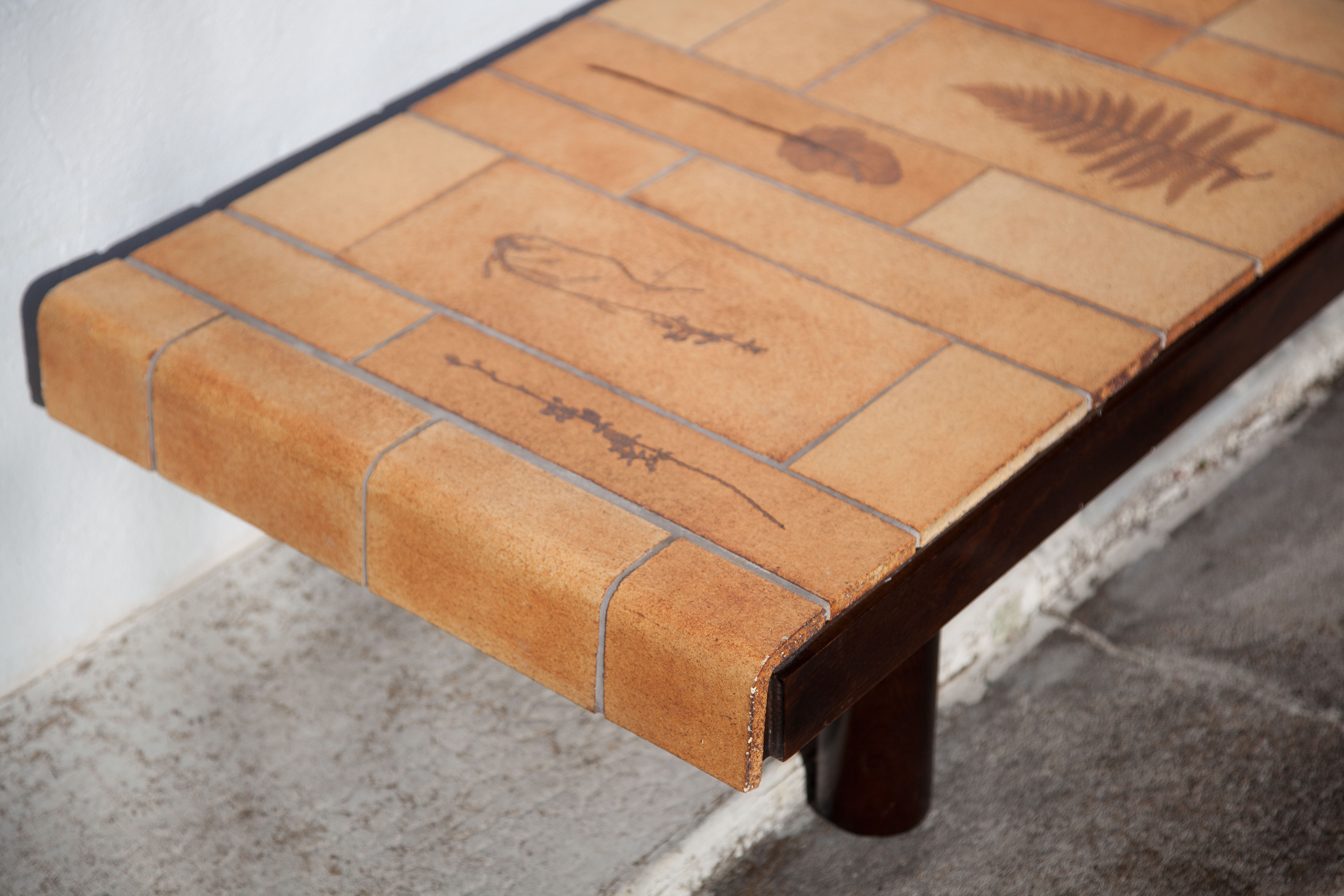 Coffee table roger Capron ceramic and wood herbariums, signed table, 60s