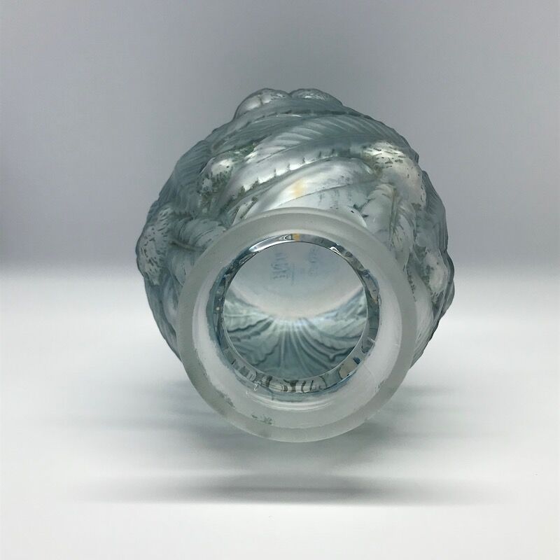 Etaleune art deco vase