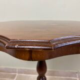 Tripod pedestal table