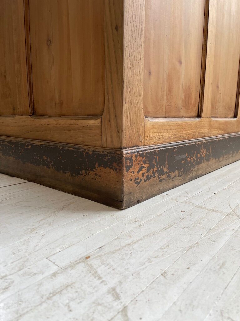 Early 20th century oak trade counter