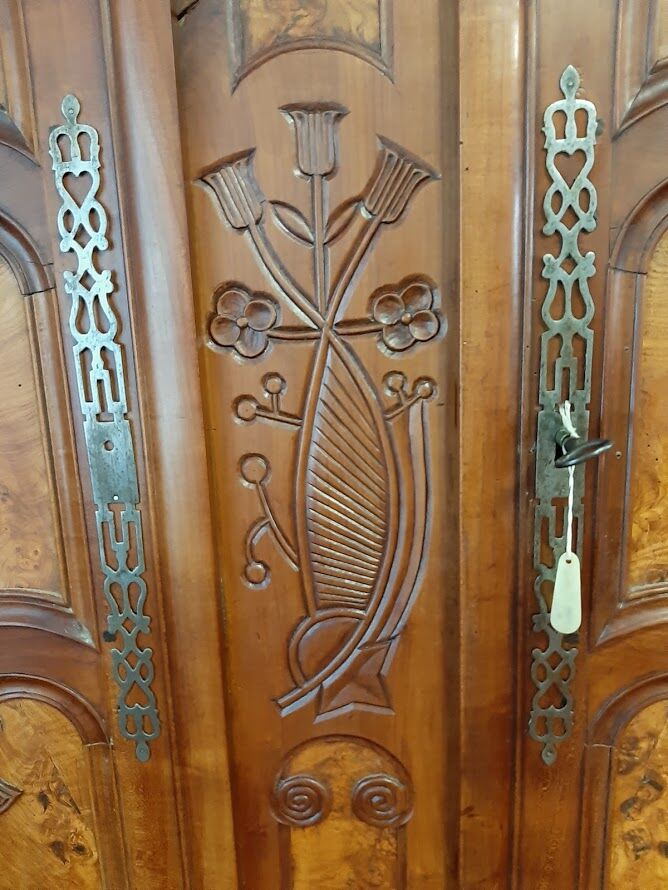 Armoire bressane
