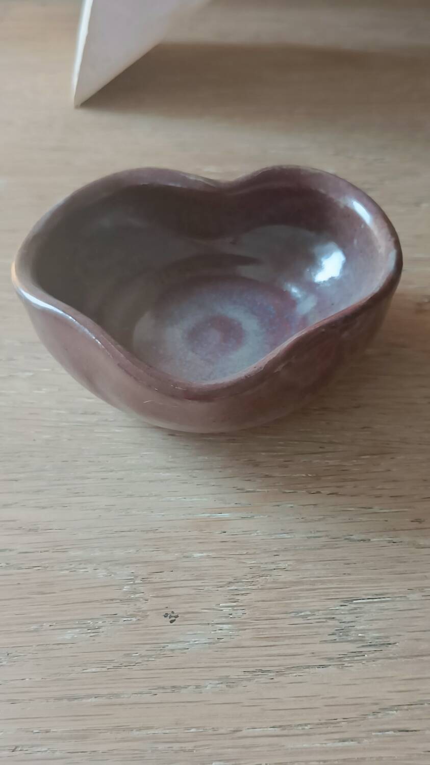 Heart-shaped ceramic trinket tray