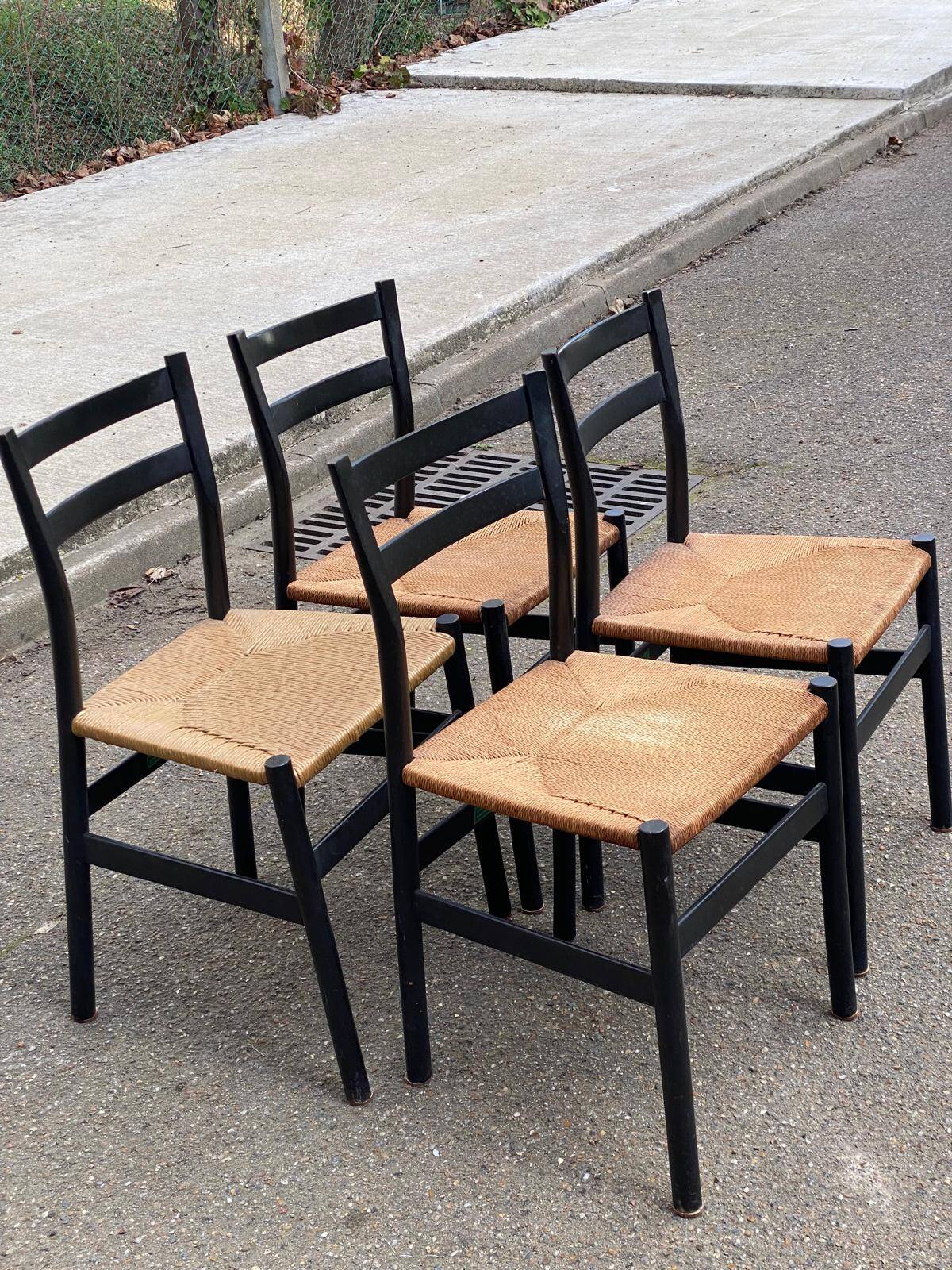 4 chaises scandinaves italiennes Gessef noires bois massif et cordage