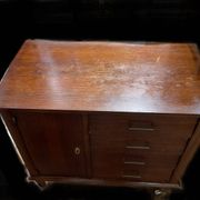 Commode vintage sur roulettes années 60/79
