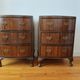 Paire de petites commodes anglaises style Queen Anne – années 1950