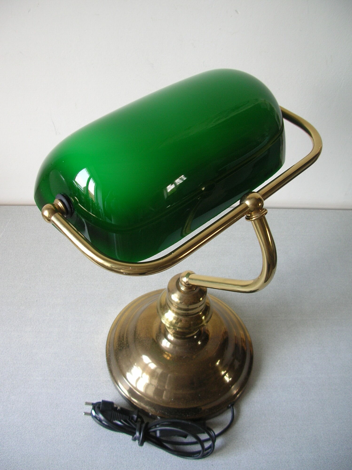 Notary desk lamp gooseneck brass lampshade opaline green white retro deco