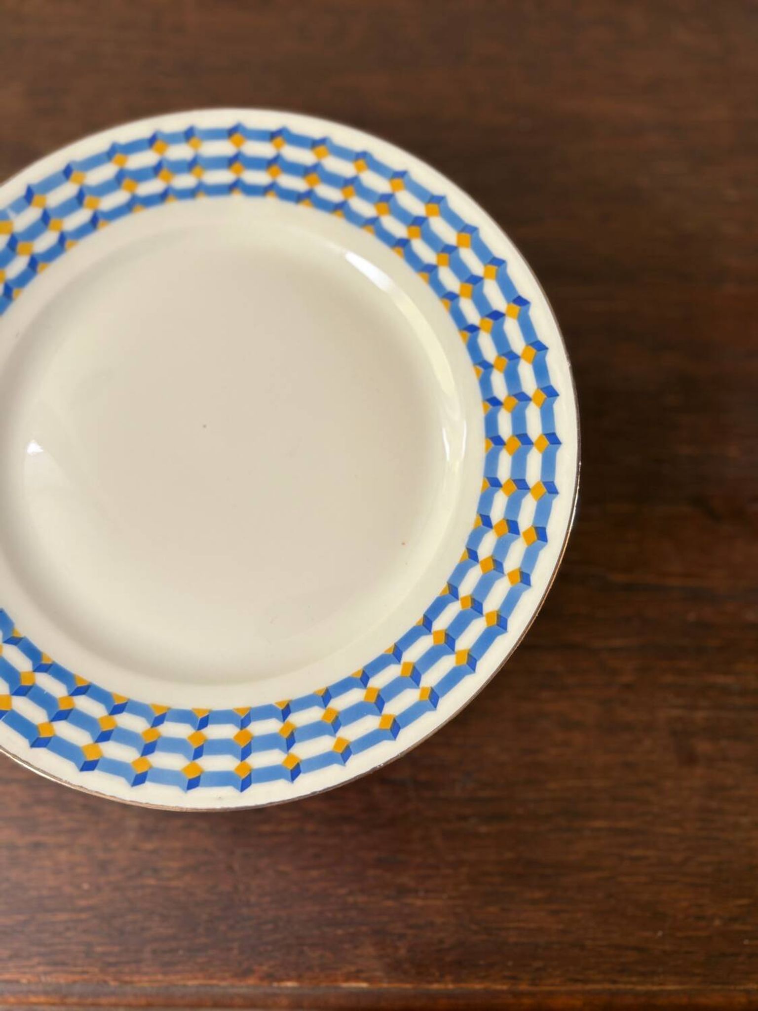 ensemble de 5 assiettes géométriques porcelaine de limoges