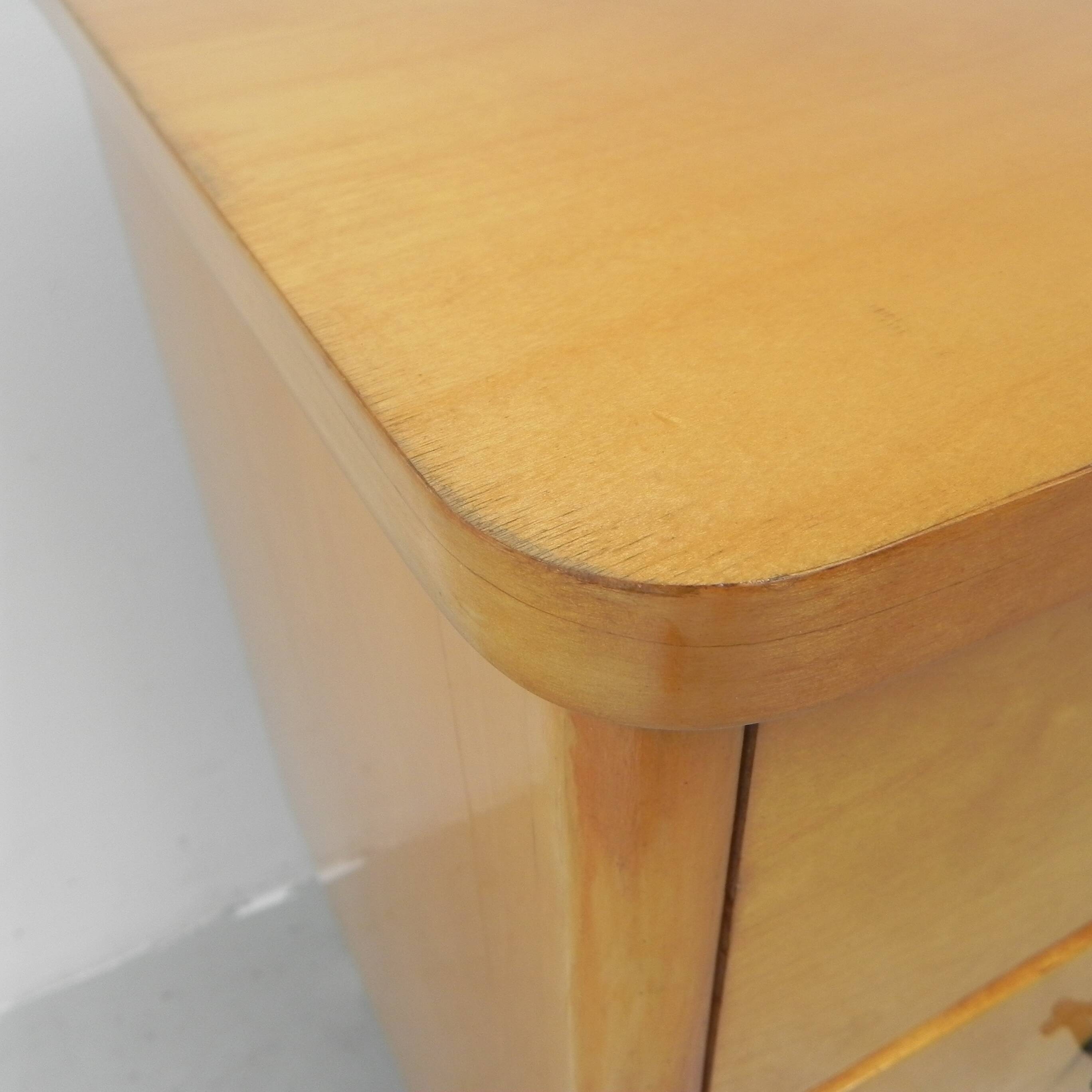 Vintage chest of drawers with 3 drawers