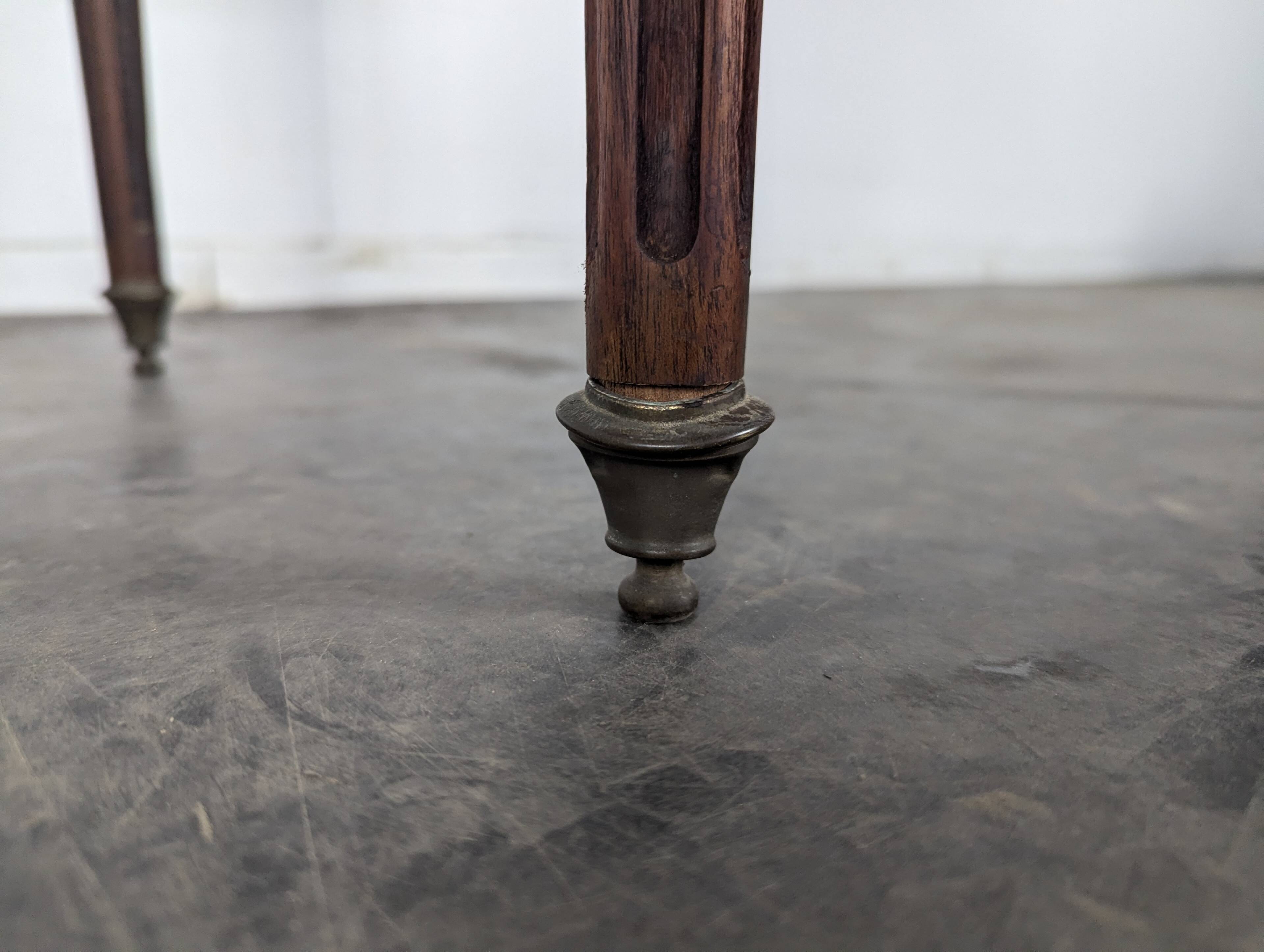 Bouillotte table in mahogany, late 19th century.