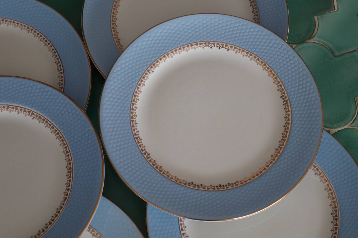 12 old Gilbert café flat plates