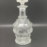 Carafe en verre à facettes