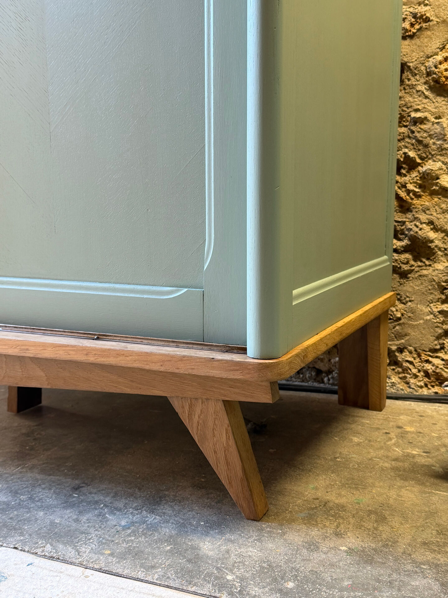 Armoire parisienne penderie 1960 vert grisé rénovée 