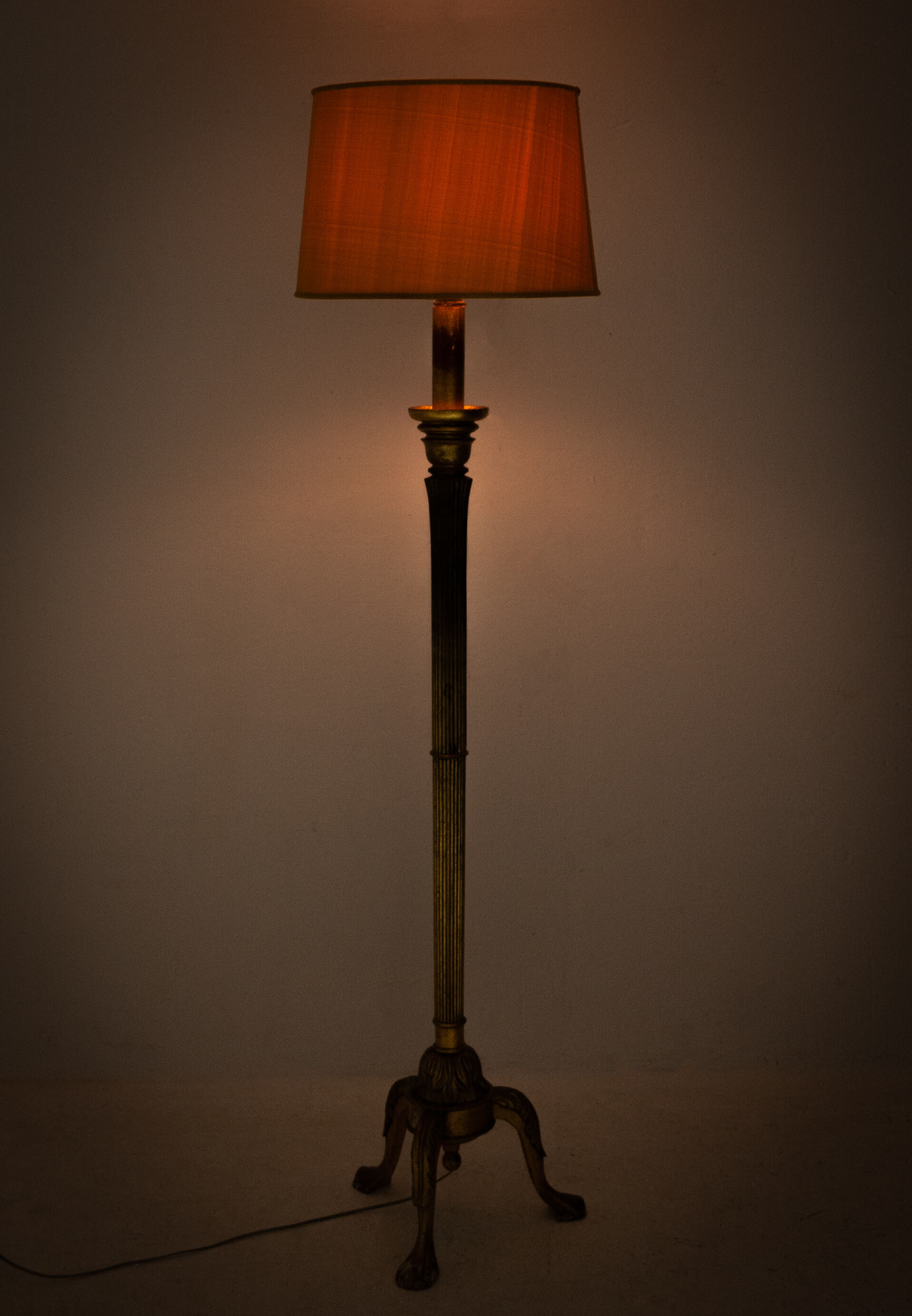 Lampadaire italien Gesso en bois doré