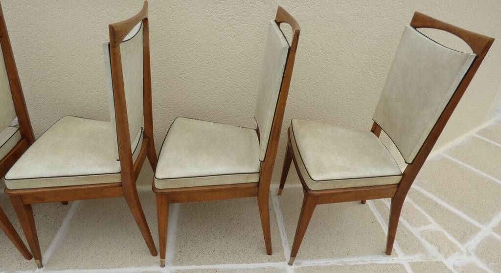 6 Vintage chairs in white beige imitation leather and solid wood with brass legs