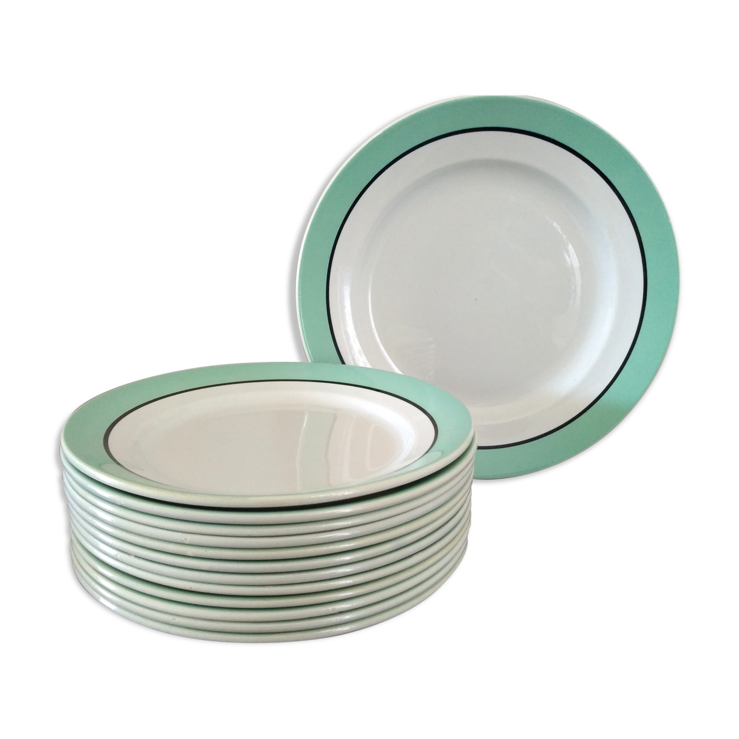 12 service plates and 1 green plate mint