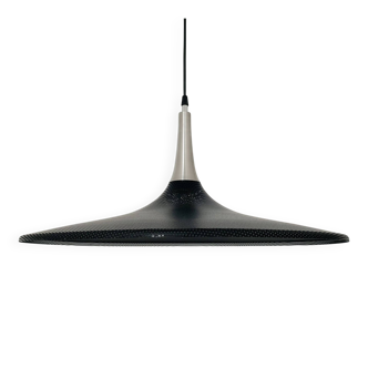 Suspension en métal perforé