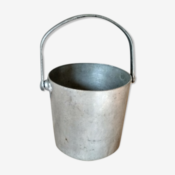 Seau en aluminium avec anse porte couverts cuisine