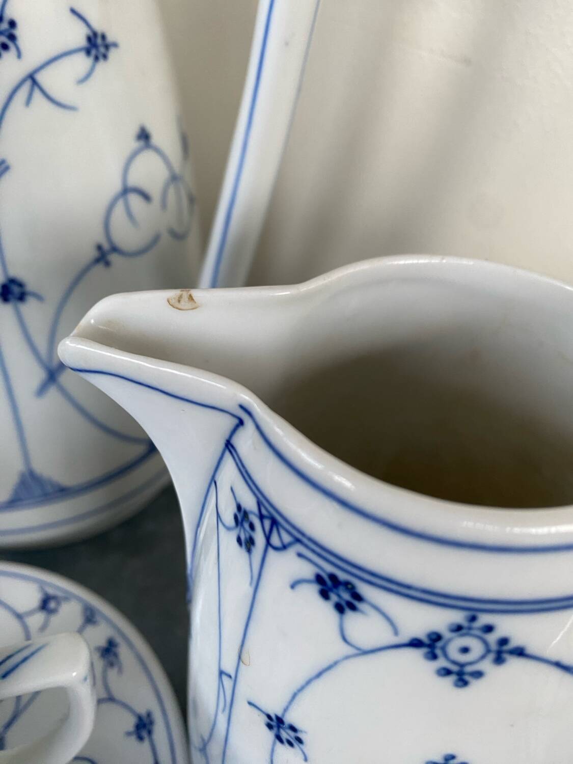 Jager Eisenberg Porcelain 13 Piece Tea Set