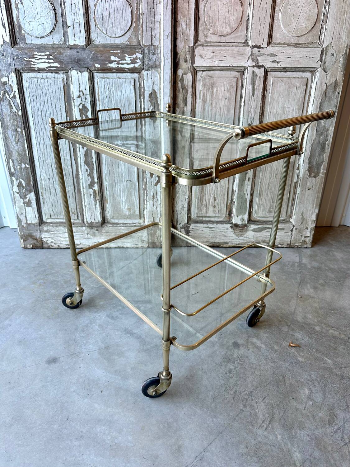 Desserte en laiton et verre, 1970