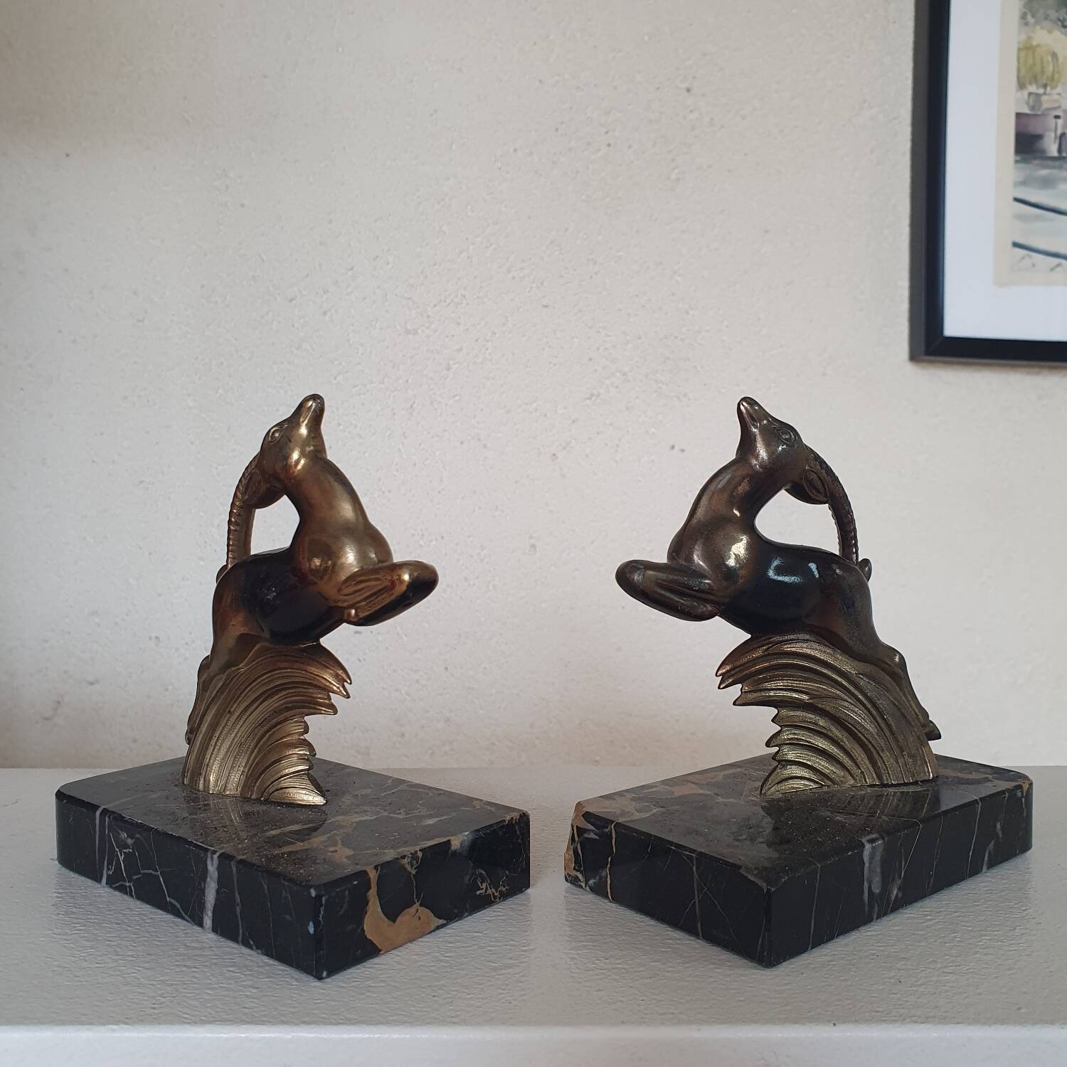 Bookend in regule