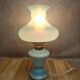 Lampe vintage en opaline bleue – esprit boudoir