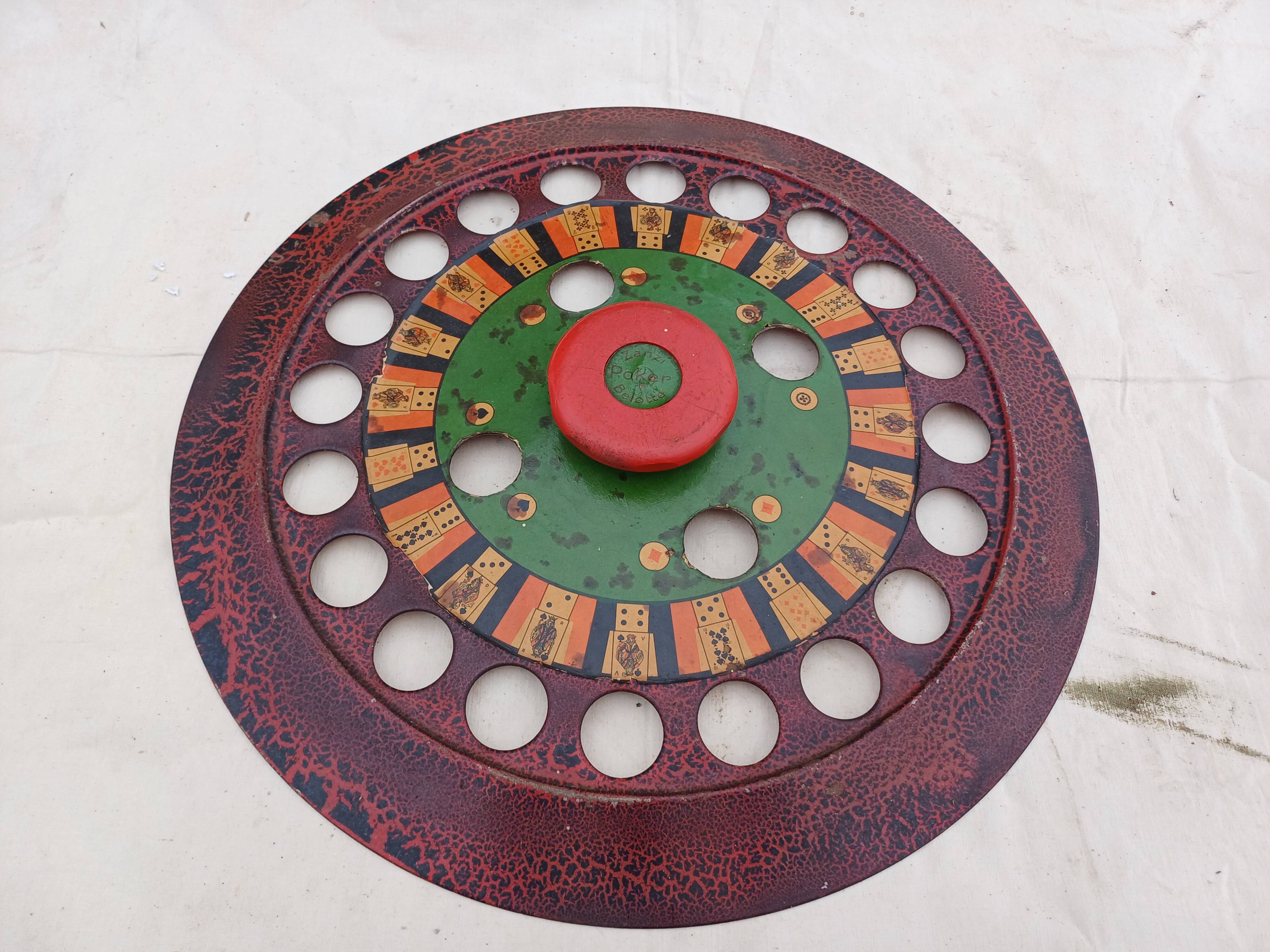 Old billiard roulette game "zanzi"