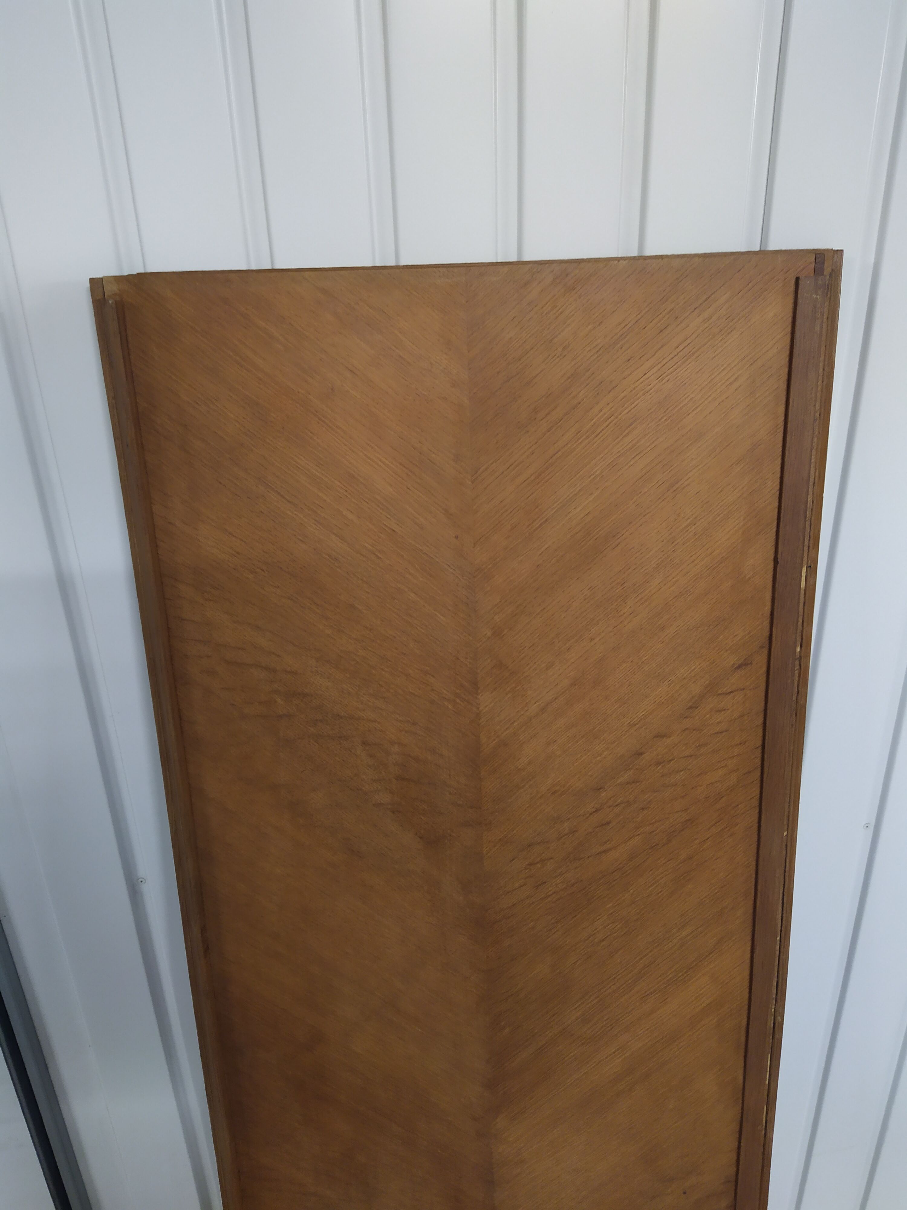 Wardrobe sewing door