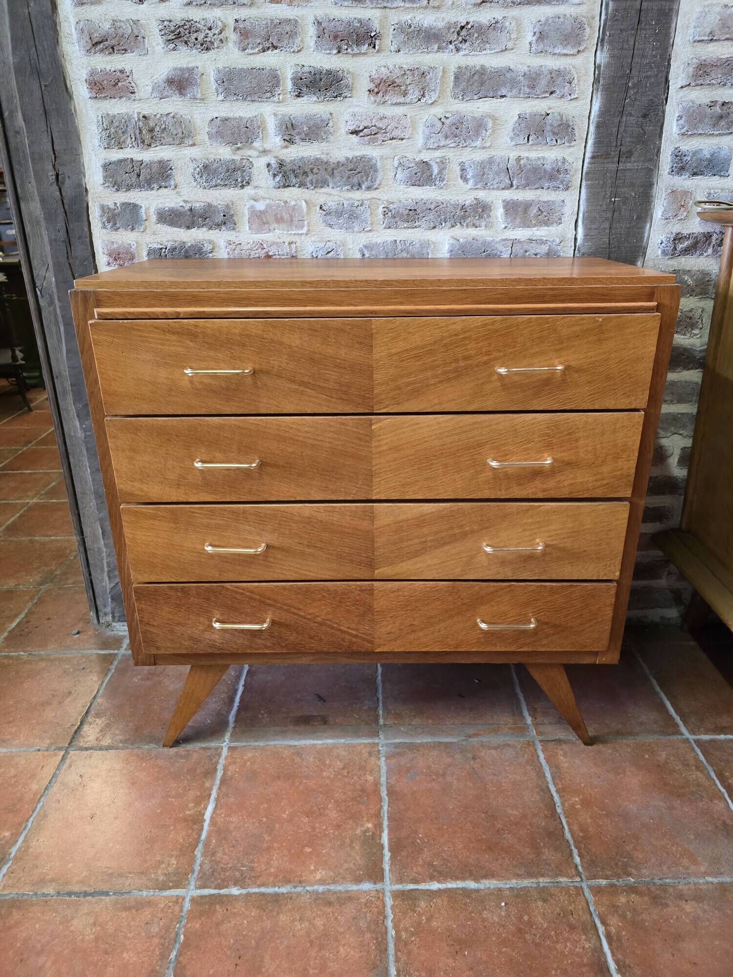 Vintage chest of drawers from the 60s in oak