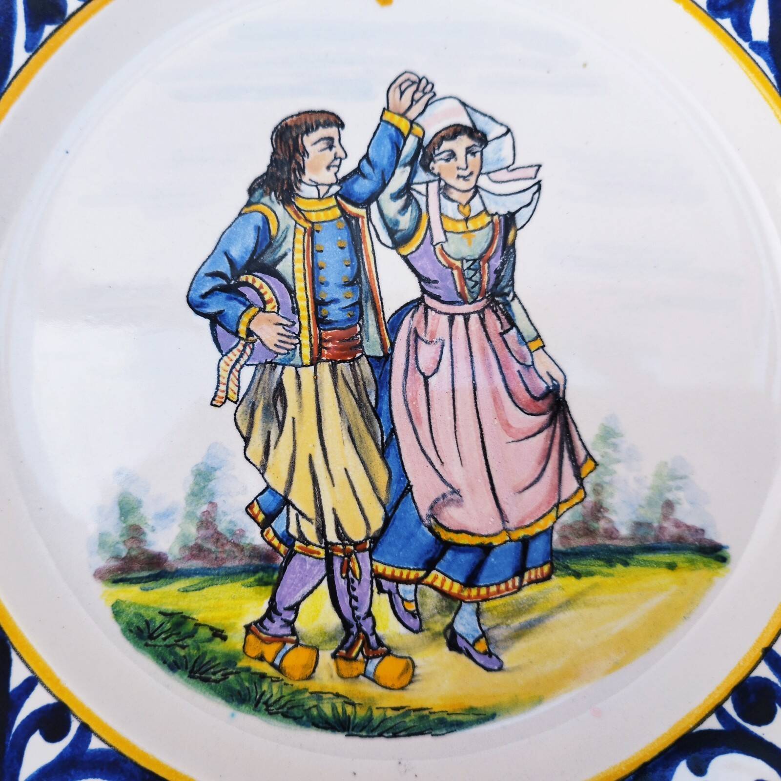 Decorative earthenware plate from Quimper Henriot