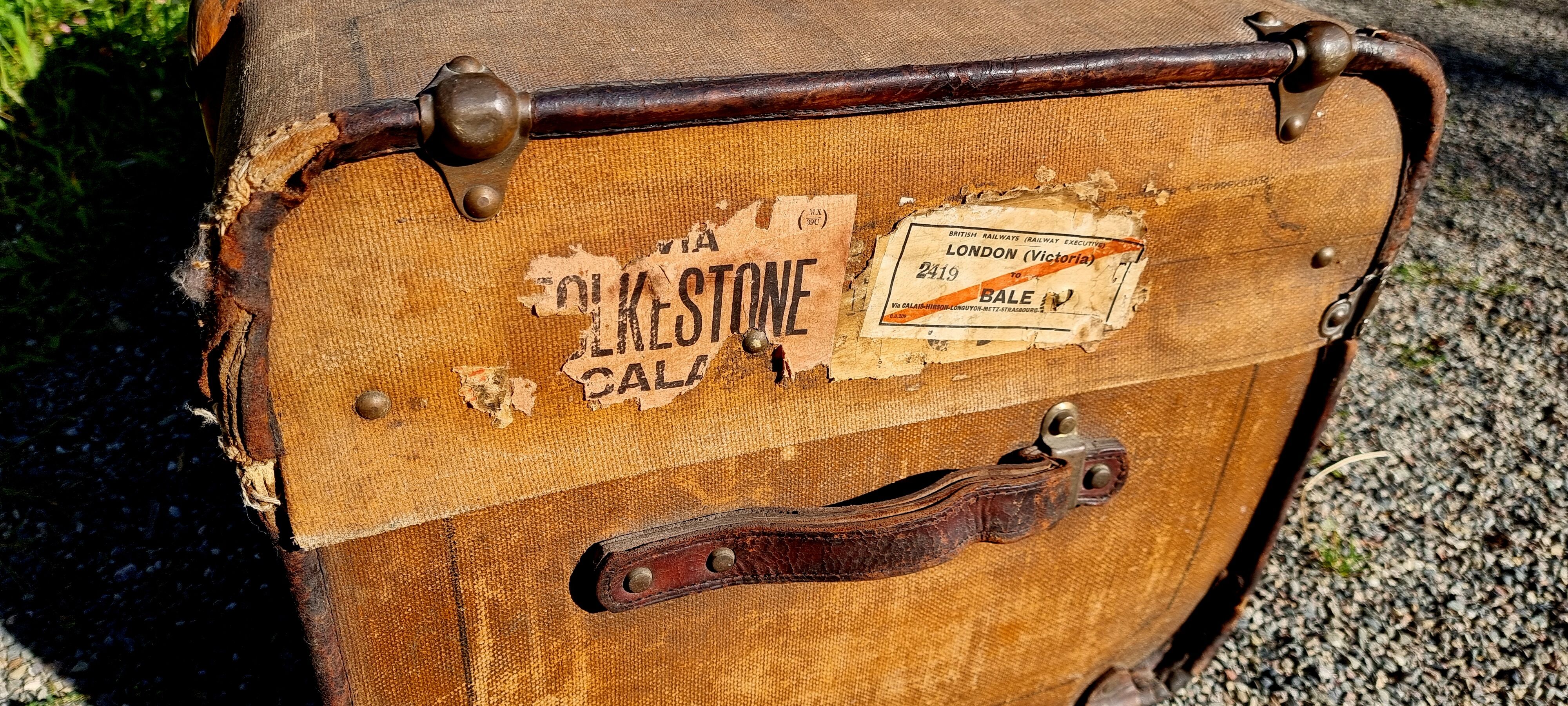 Travel trunk 1900