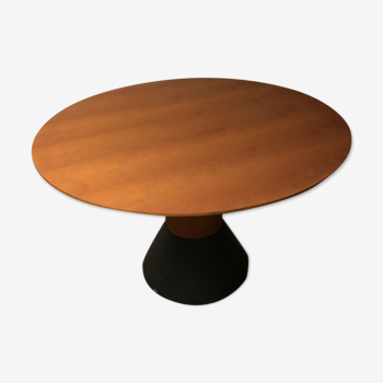 Arco wood and concrete round dining table