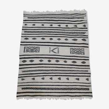 Tapis kilim blanc et noir fait main traditionnel