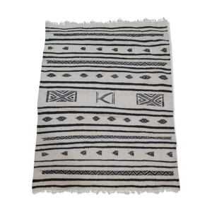 Tapis kilim blanc et noir fait