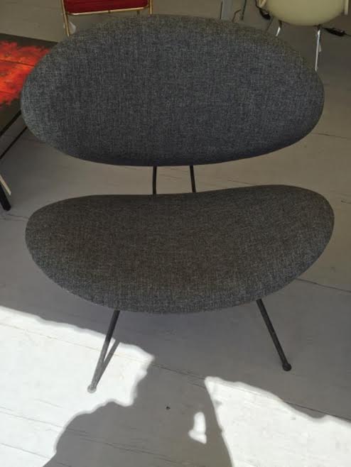 Pair of drivers 70 years, entirely retapissees design