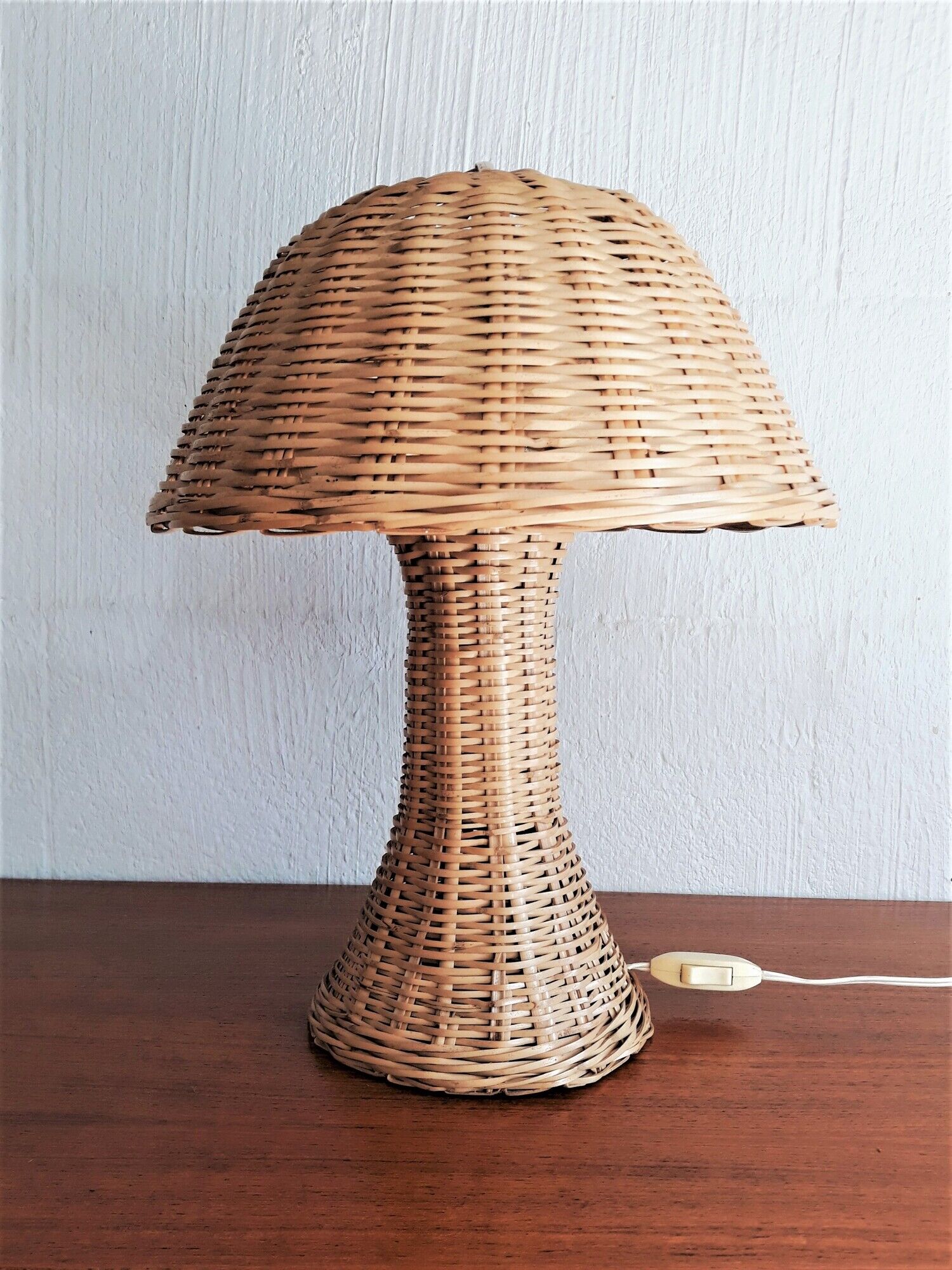 Rotin Lamp / Wicker Bedside Lamp / Mushroom-shaped Lamp / Bamboo / Vintage 1960 / Mid-Century